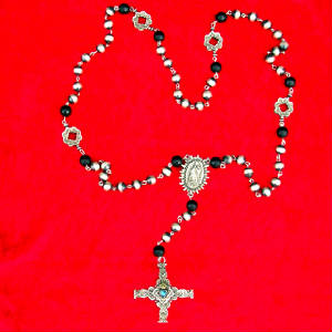 Necklaces/Guad-Rosary-2012-6.JPG